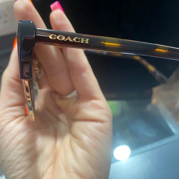 Coach sunglasses - Picture 6 of 7